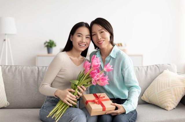 87年，去同学家玩，他姐姐把我拉进房间，教我玩“俄罗斯方块”