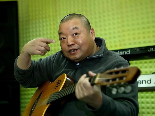 她连上4次春晚，和恩师同居怀孕，被骗流产，51岁依然无人敢娶