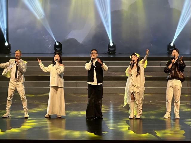 明日开演！村晚盛宴+非遗市集！逛古镇文创、赏村晚，鹰潭上清古镇&龙虎山游玩攻略承包你的冬日快乐！