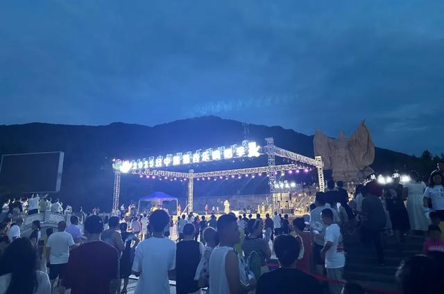 音乐与甜蜜撞满怀！2025汉中秦岭熊猫音乐嗨唱季中秋月饼主题专场来袭~