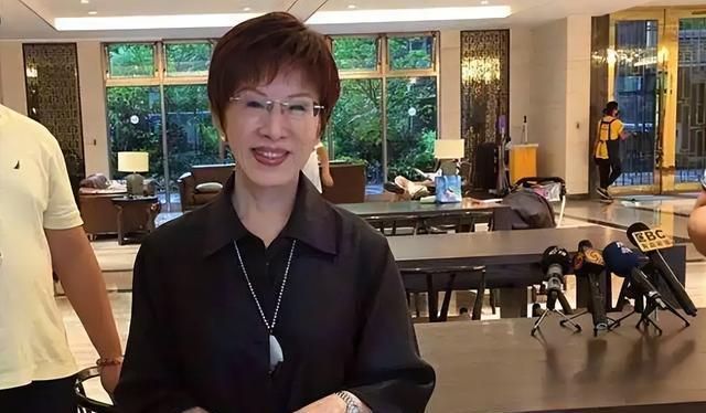回台北直接扣押？洪秀柱返程专机已落地，然而国台办早就把话挑明