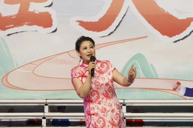 喀喇沁旗第四届文化旅游季之《百姓大舞台》系列演出精彩继续