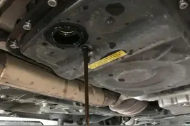 汽车一年开不到5000公里，仅做一次保养可以吗？老司机告诉你答案图片