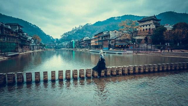 想玩点不一样，这个冬天，让我们去湘西过大年！