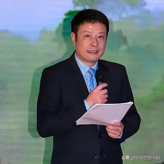 没想到，主持央视天气预报将近30年的宋英杰，竟是兼职“临时工”