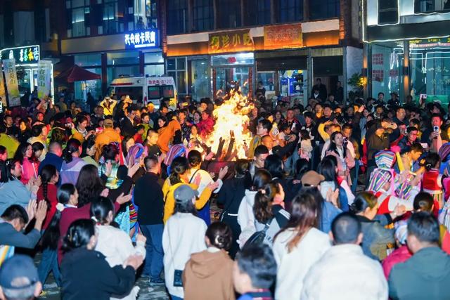 官宣!这个国庆来贡山过“卡雀哇节”