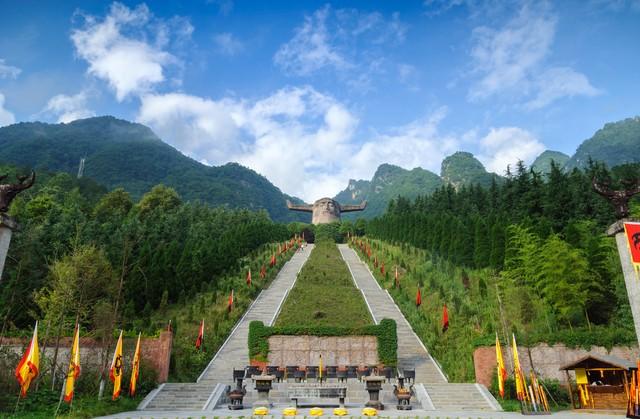 湖北秋色灵秀，五座名山见风骨