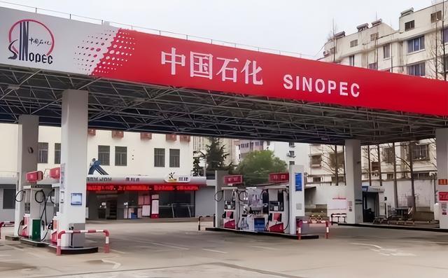 私人加油站6块的油，跟中石化7块多到底有啥区别？测试结果是什么
