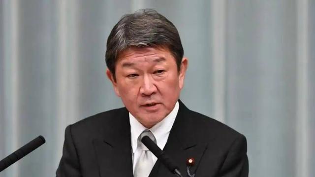 李在明已抵达日本，对外交底！日本右翼突然发现：特朗普自顾不暇