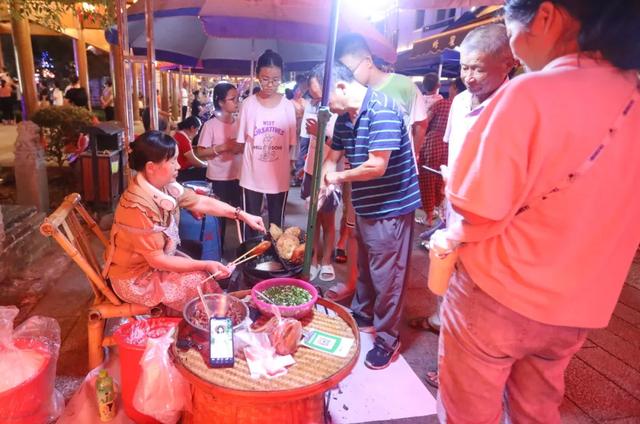 连城：非遗机甲共舞山城 文旅盛宴点燃双节