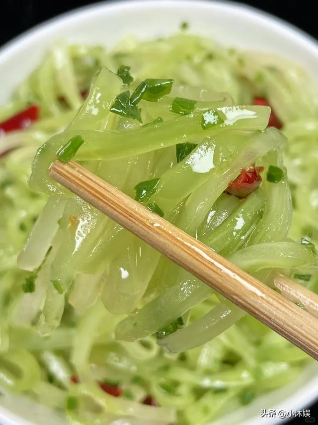 失眠睡不好，建议多吃5种食物！一吃养心、二吃安睡、三吃气色好