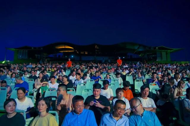 加场！加亮！印象大红袍的夏夜星河！只为，不负每一份奔赴而来的炽热目光！