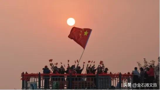 长假前两天，金石滩各景点活动多人气旺