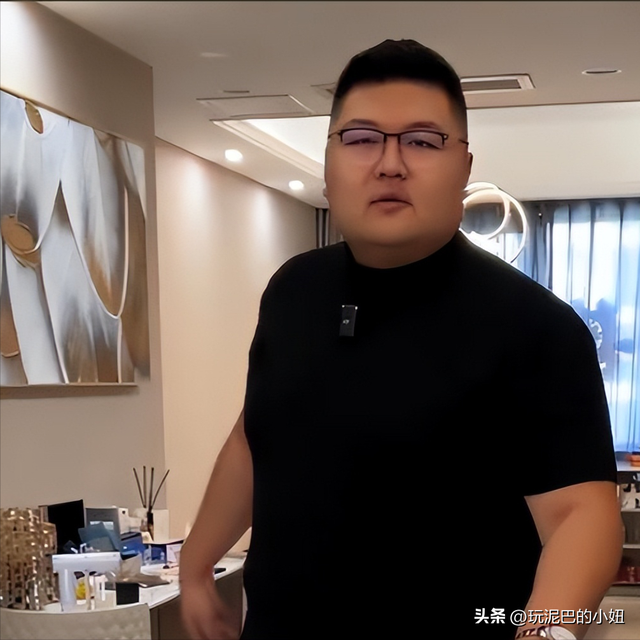 结婚三年没夫妻之实 网红“猴哥说车”终离婚，丈母娘早就曝过真相