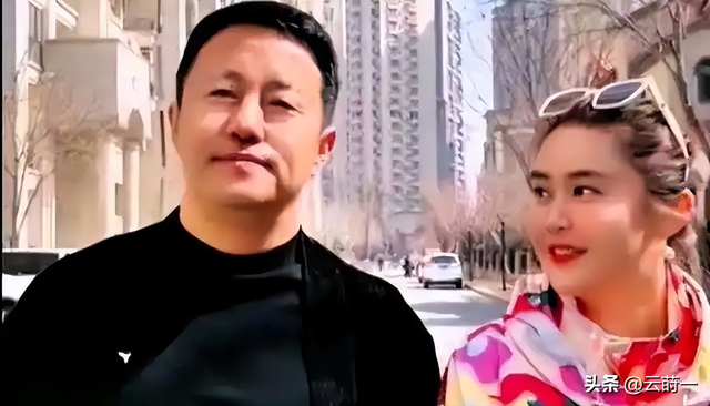 不听赵本山劝告	，离婚再娶“女儿闺蜜”，王长贵向同龄岳父母拜年