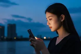 不管什么手机，充电时把这个开关打开，充电速度立马翻两倍图片