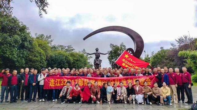 明月山迎千人旅行团，秋季旅游人气旺！