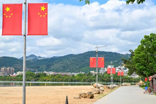 红了！弥勒国庆氛围已拉满，喜迎八方客！