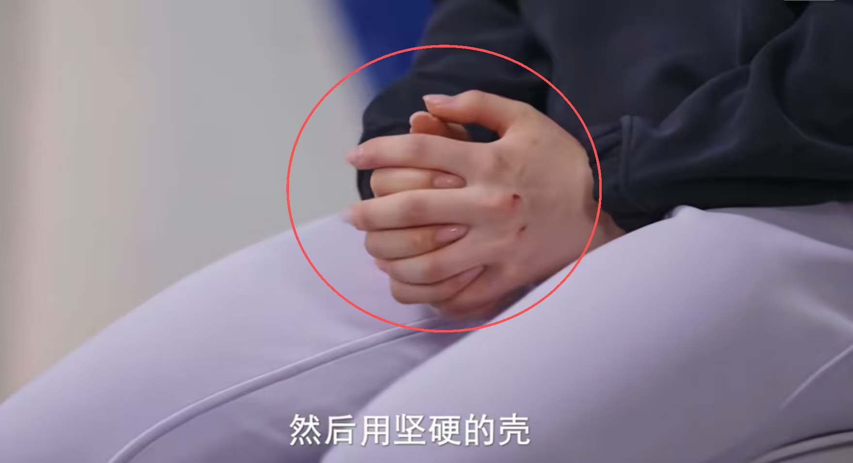 泪目!陈芋汐因舆论压力大而反复撞墙，却说：准备慢慢打开评论区