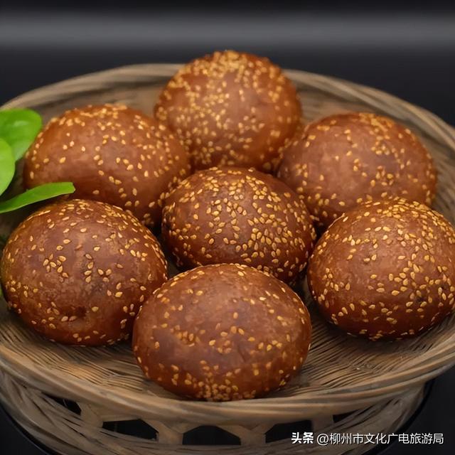 跟着AI游三江丨一口酸，一碗茶，一场宴，吃懂三江侗寨的人间烟火！