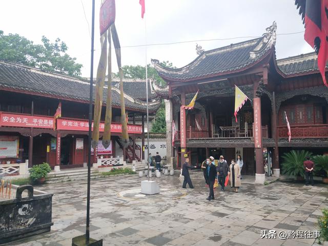 何以青岩：清朝末年，四教云集的青岩古镇的人文胜迹