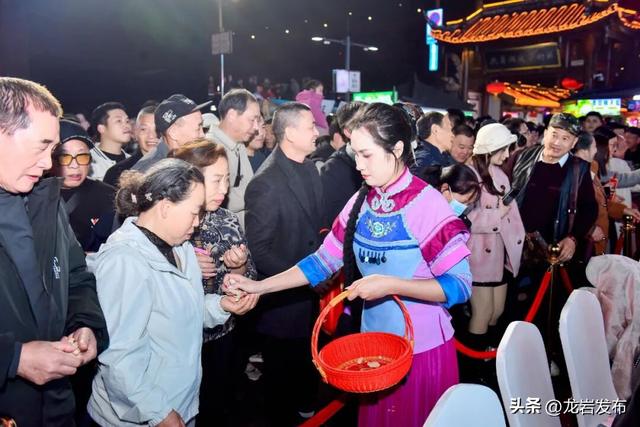 五彩龙岩亮相重庆洪崖洞，“渝见”龙岩“渝悦”之旅~