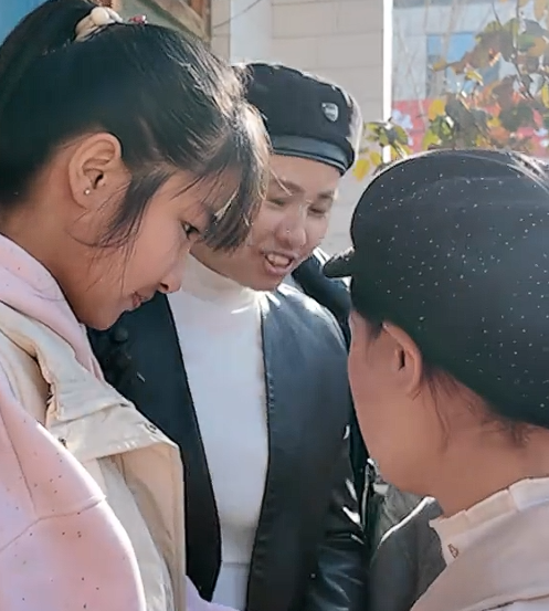 远离造神陷阱，官媒揭开冰窟救人后李佳婷现状，令人担心的事发生