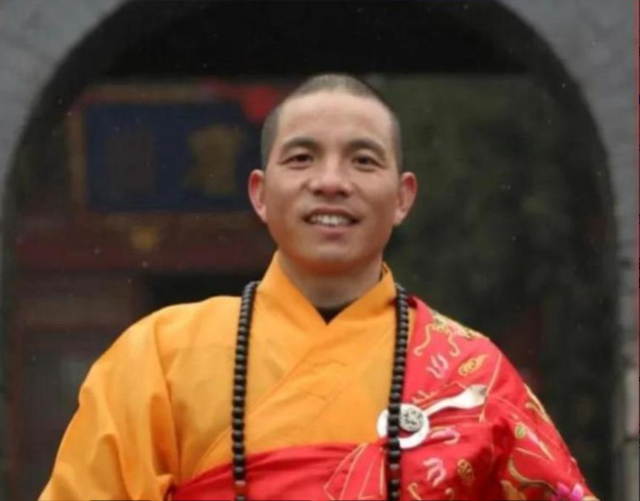 少林寺官宣新主持不到1天，恶心一幕出现，遭网友质疑，理由一致