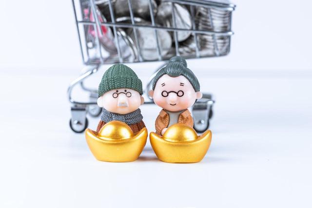 明年养老金是否能22连涨？人社部表态了，1955年出生的更受益了！