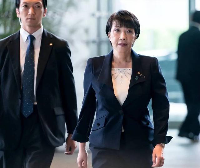 高市早苗当选自民党总裁，第一时间喊话中国，外交部提出严肃要求