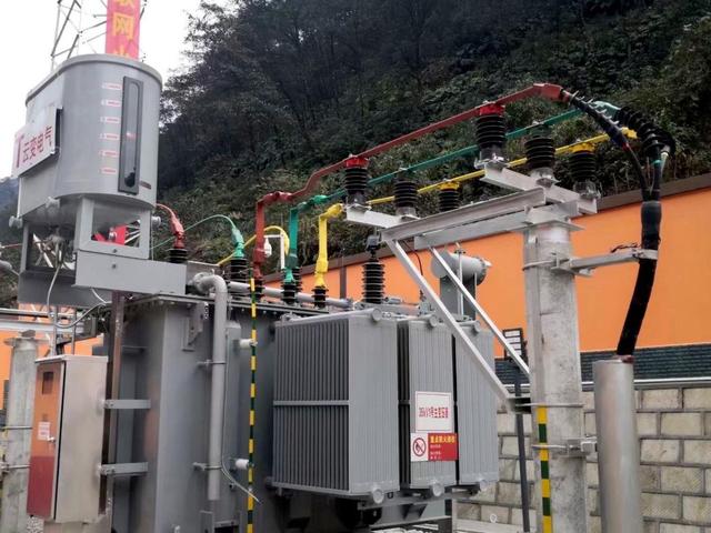 马斯克预言成真！中国变压器出口暴涨，欧美高价求购仍一货难求