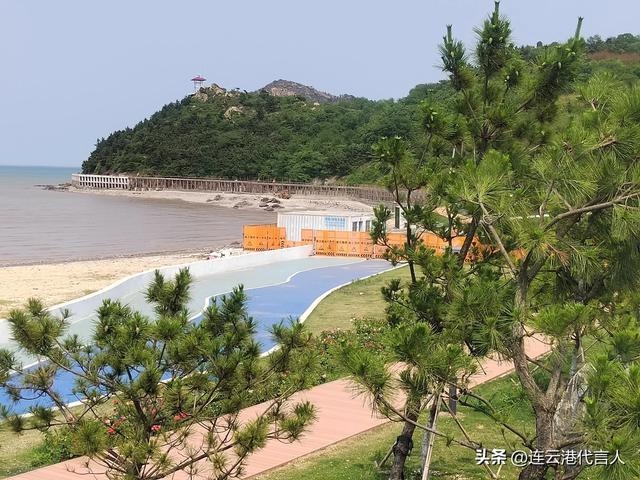 江苏醉美基岩海岸旅游开发收尾工程，北固山滨海森林步道日渐成型
