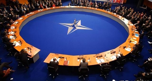 特朗普另组联合国，邀60国入新群	，中国老将出山，一个时代已终结