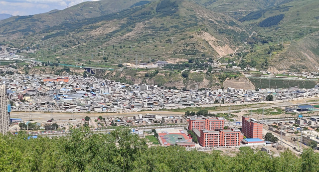 摩旅长征路（陕甘宁）（04）过岷县，翻过一座无名雪山，到达漳县