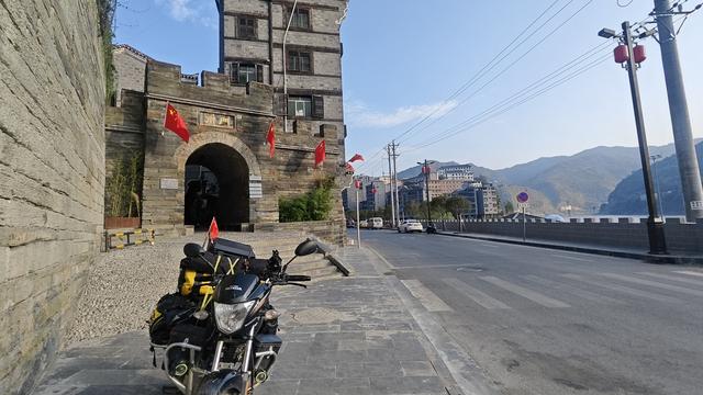 赏秋秦岭，摩旅商洛（01）出发第一天，经紫阳安康旬阳蜀河古镇
