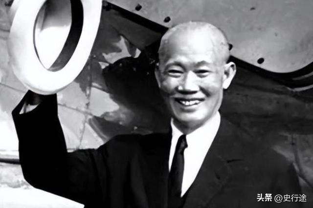 蒋介石败逃台湾之前，谁在掌管台湾，为啥老蒋一去他要拱手奉上？