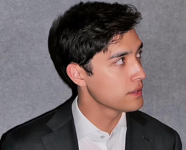 吃中国饭，砸中国锅！央视点名全程打码，这位700万网红人设崩塌