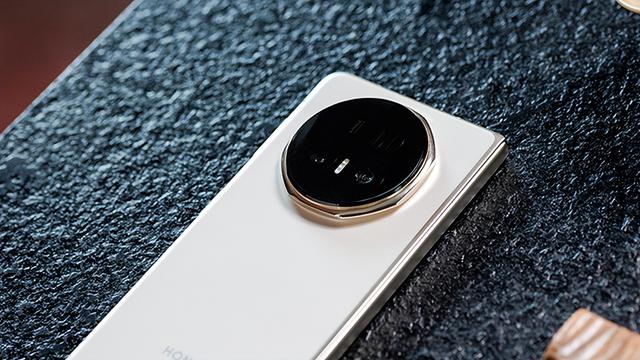 2025大折叠盘点：轻薄+大而全路线 OPPO Find N5封神