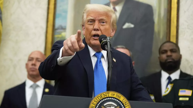 卡住美国军工脖子！中国一夜制裁20家美企，美国为何罕见认怂？