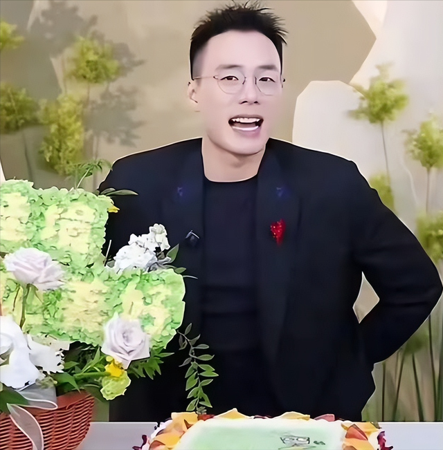 没有董宇辉的命，却得了董宇辉的“病”，顿顿终为年少轻狂买单