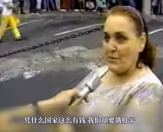 特朗普封锁委内瑞拉！石油出口归零、总统四处逃窜，根源在20年前