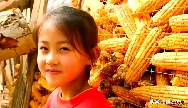 后不后悔？宁夏那个一笑成名拒绝百万签约的小女孩，现在成了这样