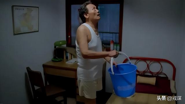 蔡明亮拍电影有多变态？李康生泡脏水泡出病	，观众被逼到怀疑人生