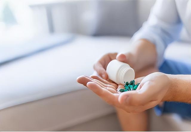 李兰娟直言：甲流前最危险的信号，不是流鼻涕，而是这4个症状！