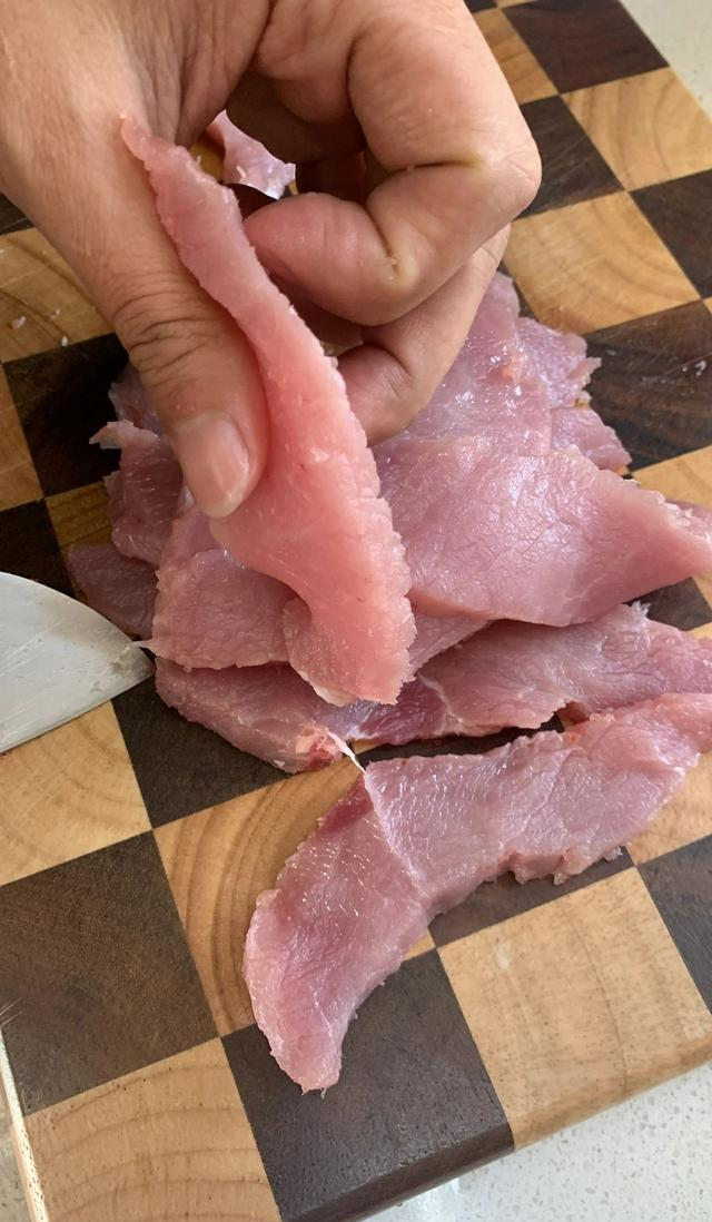 街边里脊肉不知道是什么肉？教你用猪肉制作，软嫩又入味，太香了