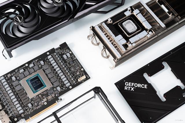 iGame RTX 5090 D v2火神显卡评测：凌厉方正硬汉！性能依旧能打！