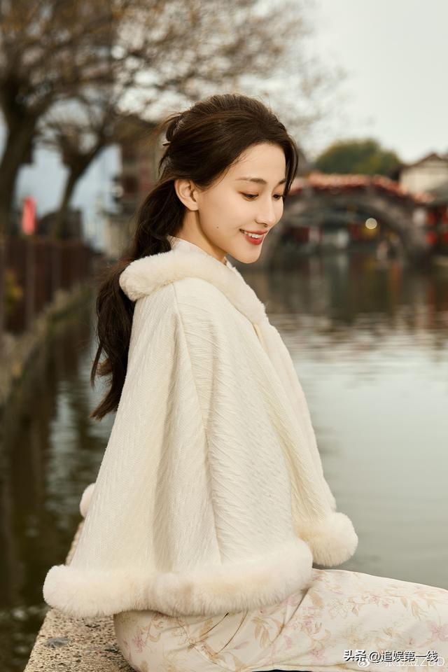 孙杨老婆张豆豆试驾享界S9火了！这“女神	”真不是装的