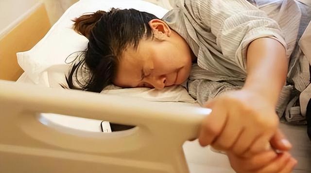 一周七次！00后女孩857过度放纵，最后肠烂离世，这是纵欲的代价