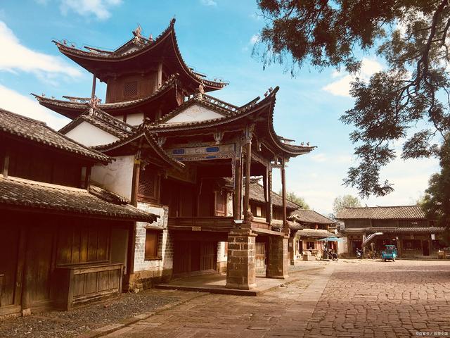 昆明，转角有故事，杯里是春天