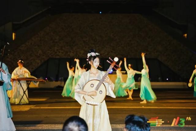 点亮南京城，启幕秋糖季——大报恩寺塔璀璨点亮 开启全城甜蜜